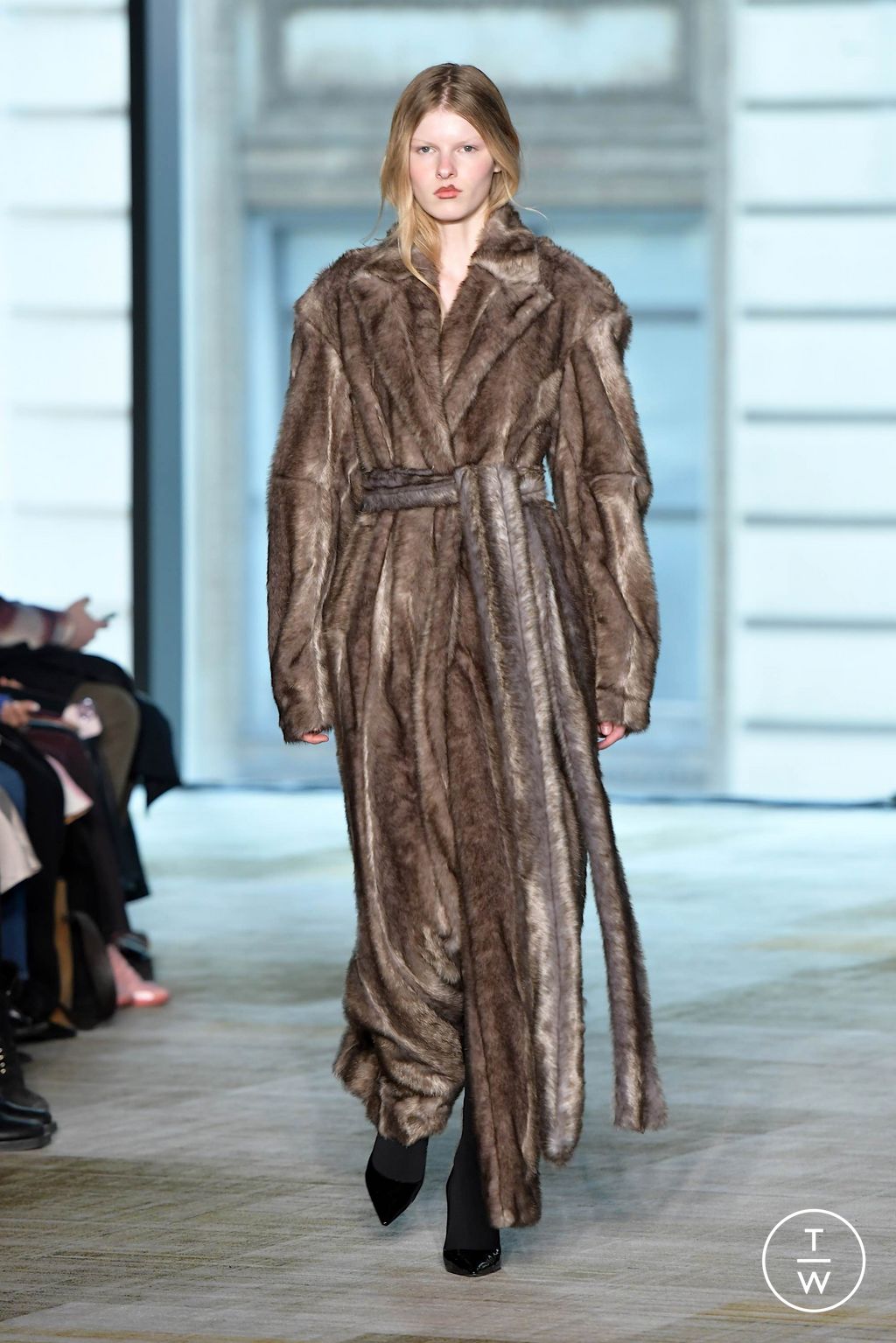 Fashion Week New York Fall/Winter 2024 look 15 from the AKNVAS collection womenswear