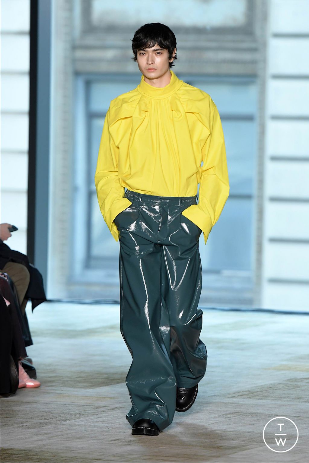 Fashion Week New York Fall/Winter 2024 look 21 from the AKNVAS collection 女装