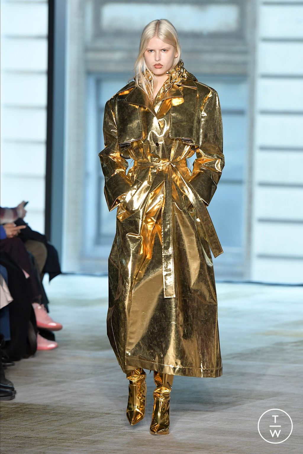 Fashion Week New York Fall/Winter 2024 look 34 from the AKNVAS collection 女装