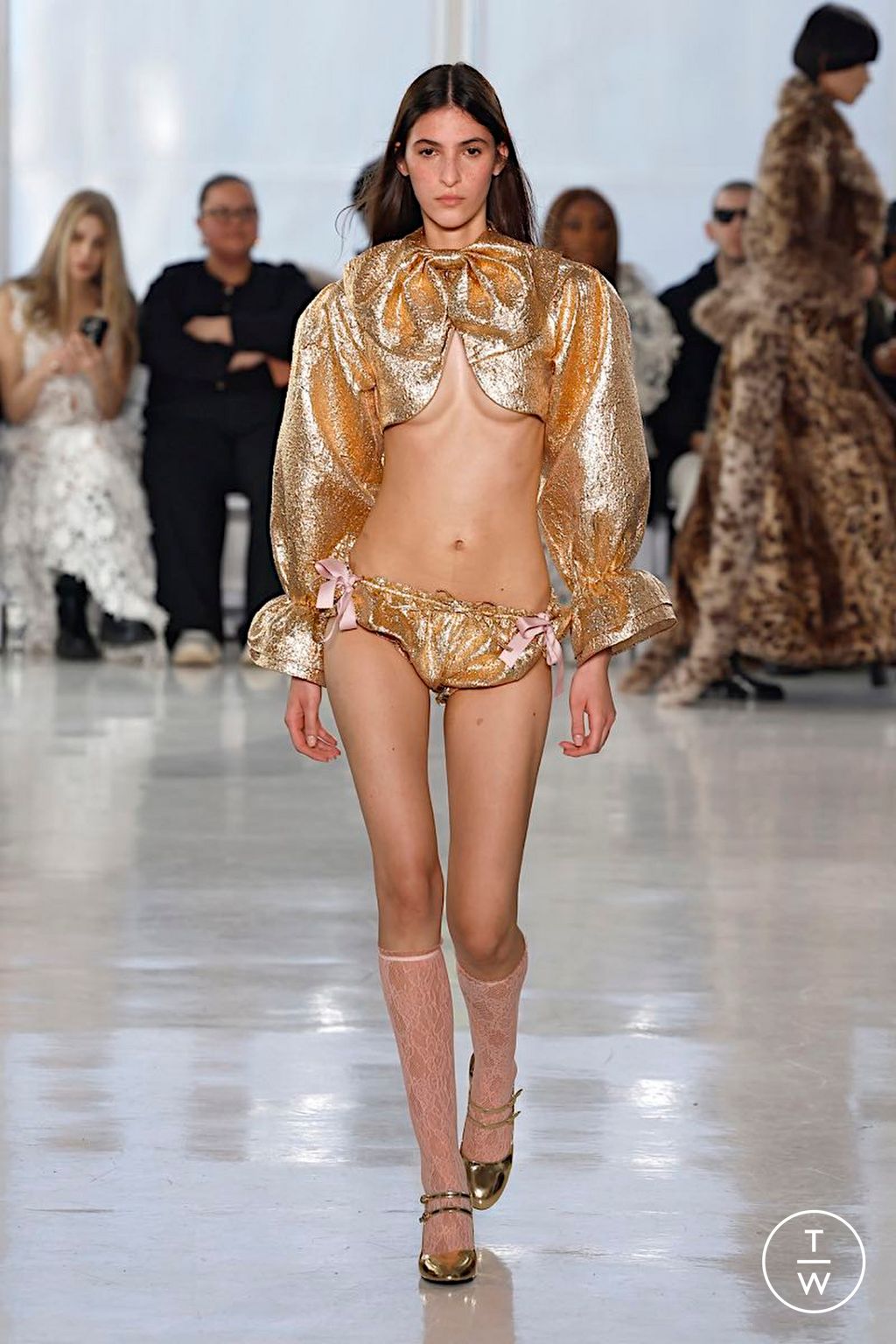 Fashion Week New York Fall/Winter 2025 look 20 from the AKNVAS collection 女装