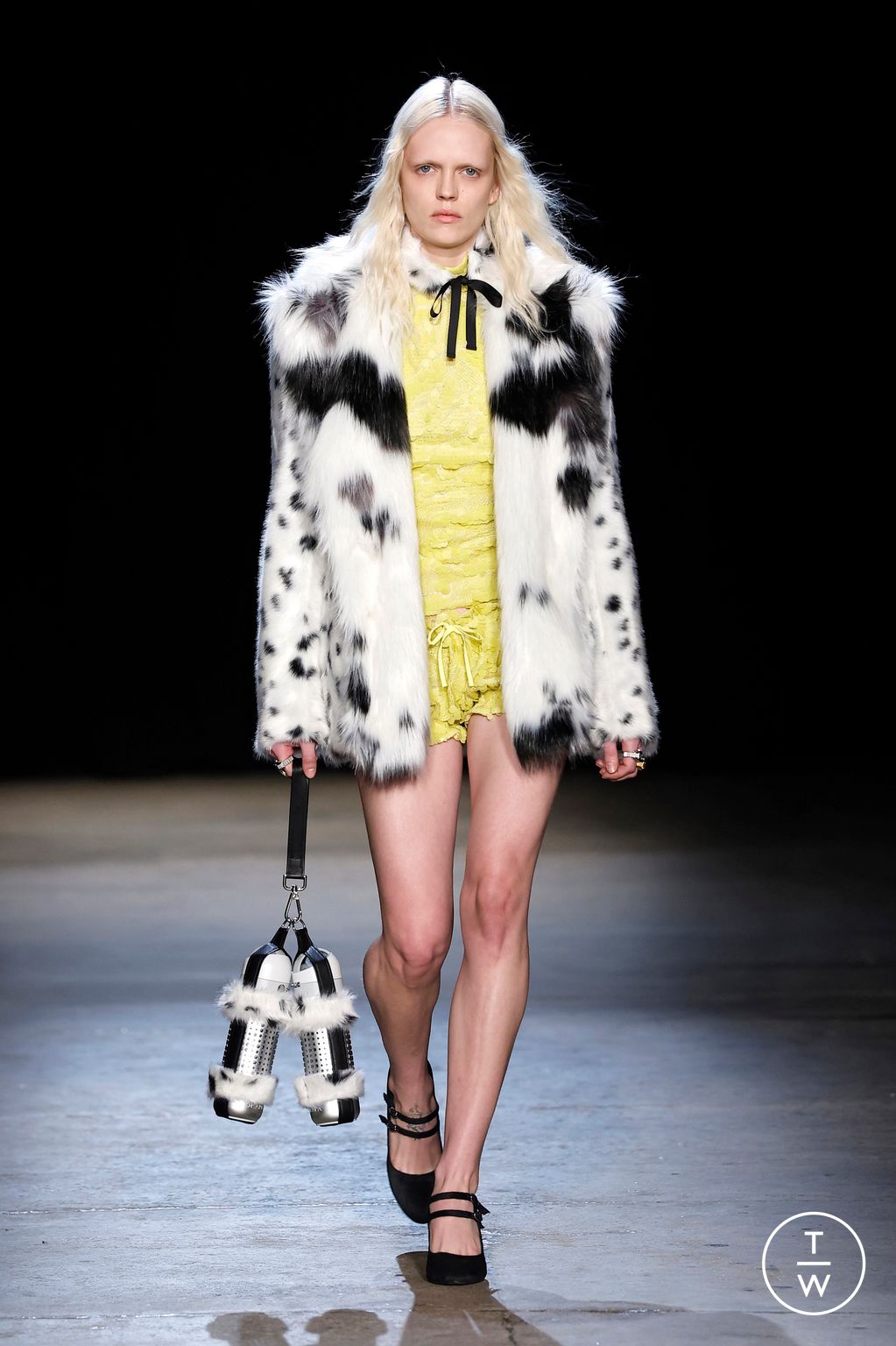 Fashion Week New York Fall/Winter 2026 look 9 from the AKNVAS collection womenswear