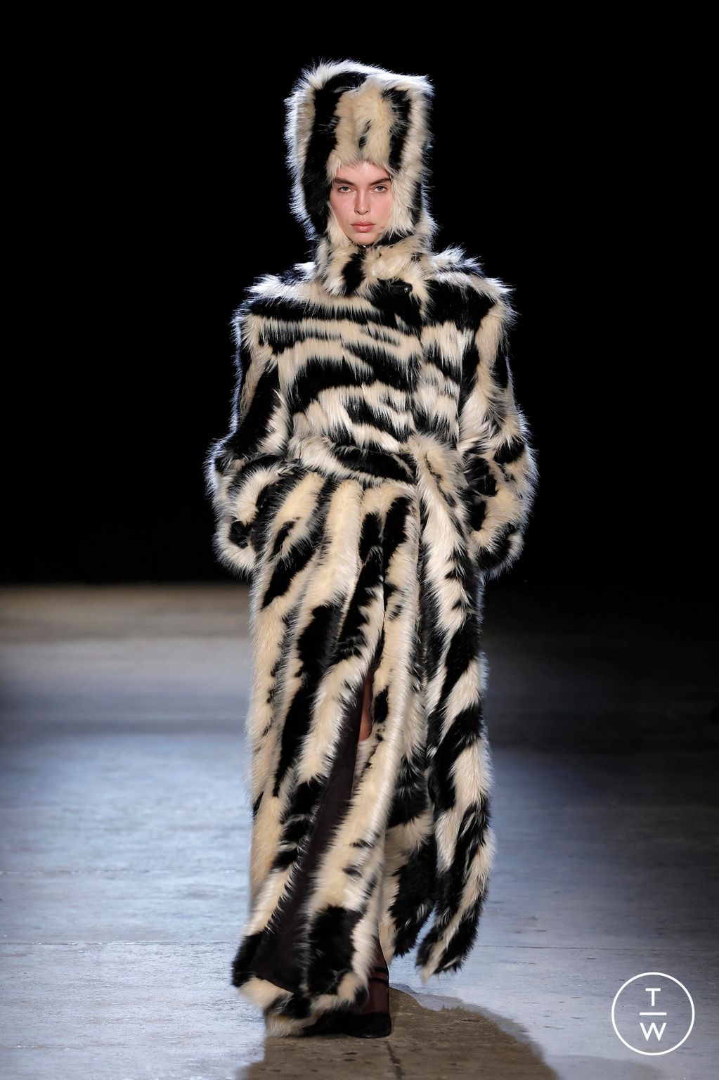 Fashion Week New York Fall/Winter 2026 look 24 from the AKNVAS collection womenswear