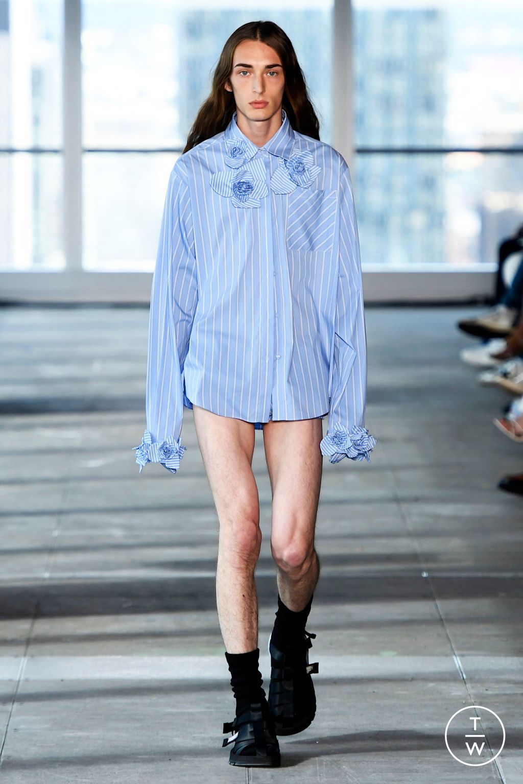 Fashion Week New York Spring-Summer 2025 look 8 from the AKNVAS collection womenswear