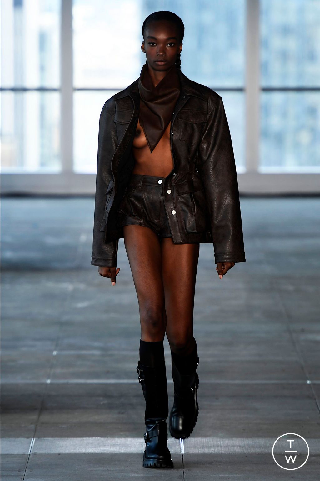 Fashion Week New York Spring/Summer 2025 look 21 from the AKNVAS collection womenswear