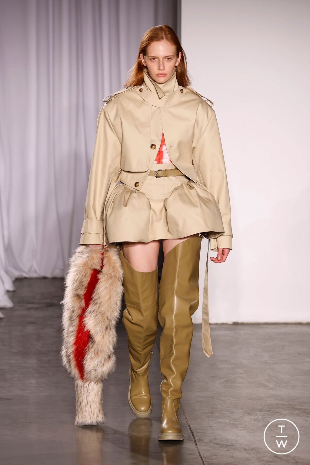 Fashion Week New York Spring/Summer 2026 look 1 from the AKNVAS collection 女装