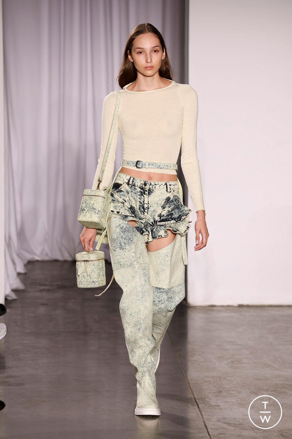 Fashion Week New York Spring/Summer 2026 look 26 from the AKNVAS collection womenswear