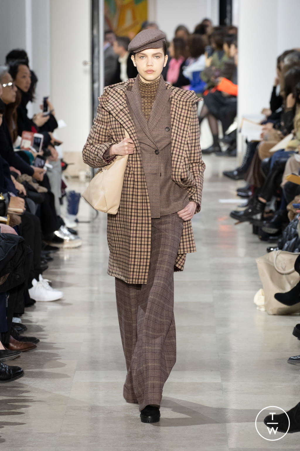 Fashion Week Paris Fall/Winter 2020 look 21 from the Akris collection womenswear