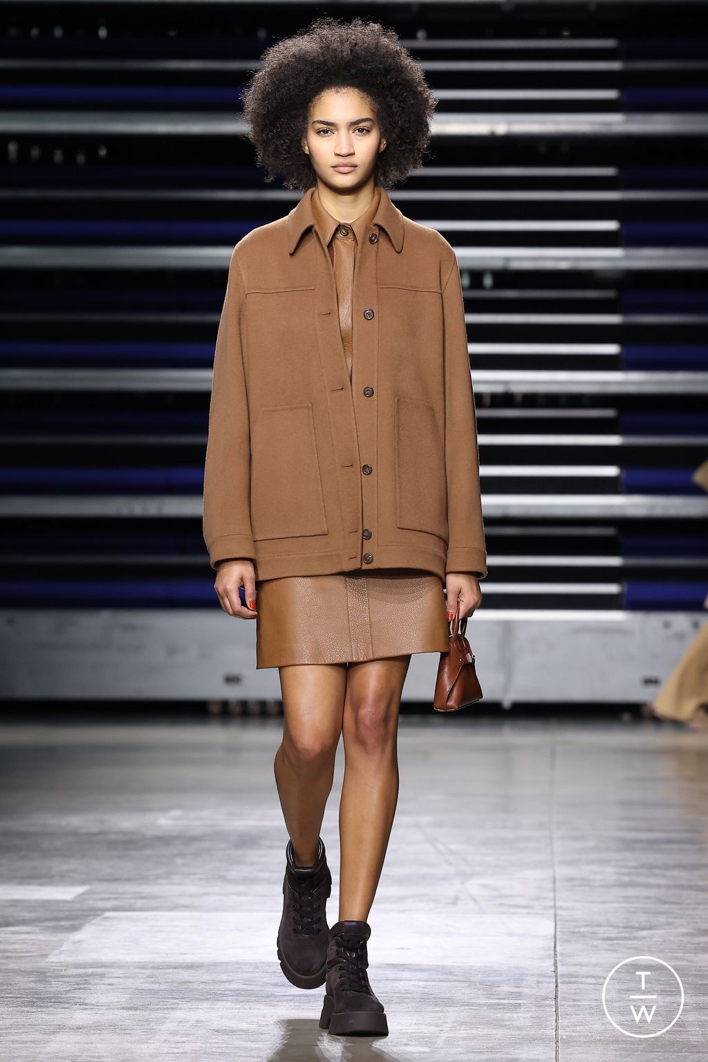 Fashion Week Paris Fall/Winter 2023 look 6 de la collection Akris womenswear
