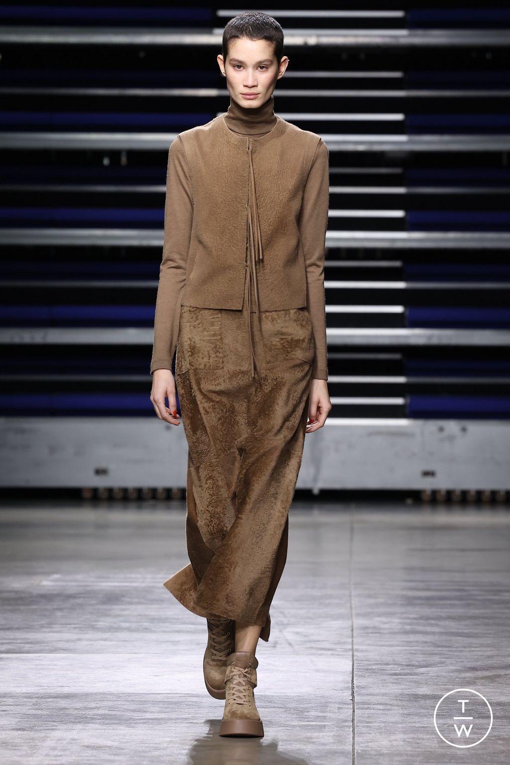 Fashion Week Paris Fall/Winter 2023 look 10 from the Akris collection womenswear