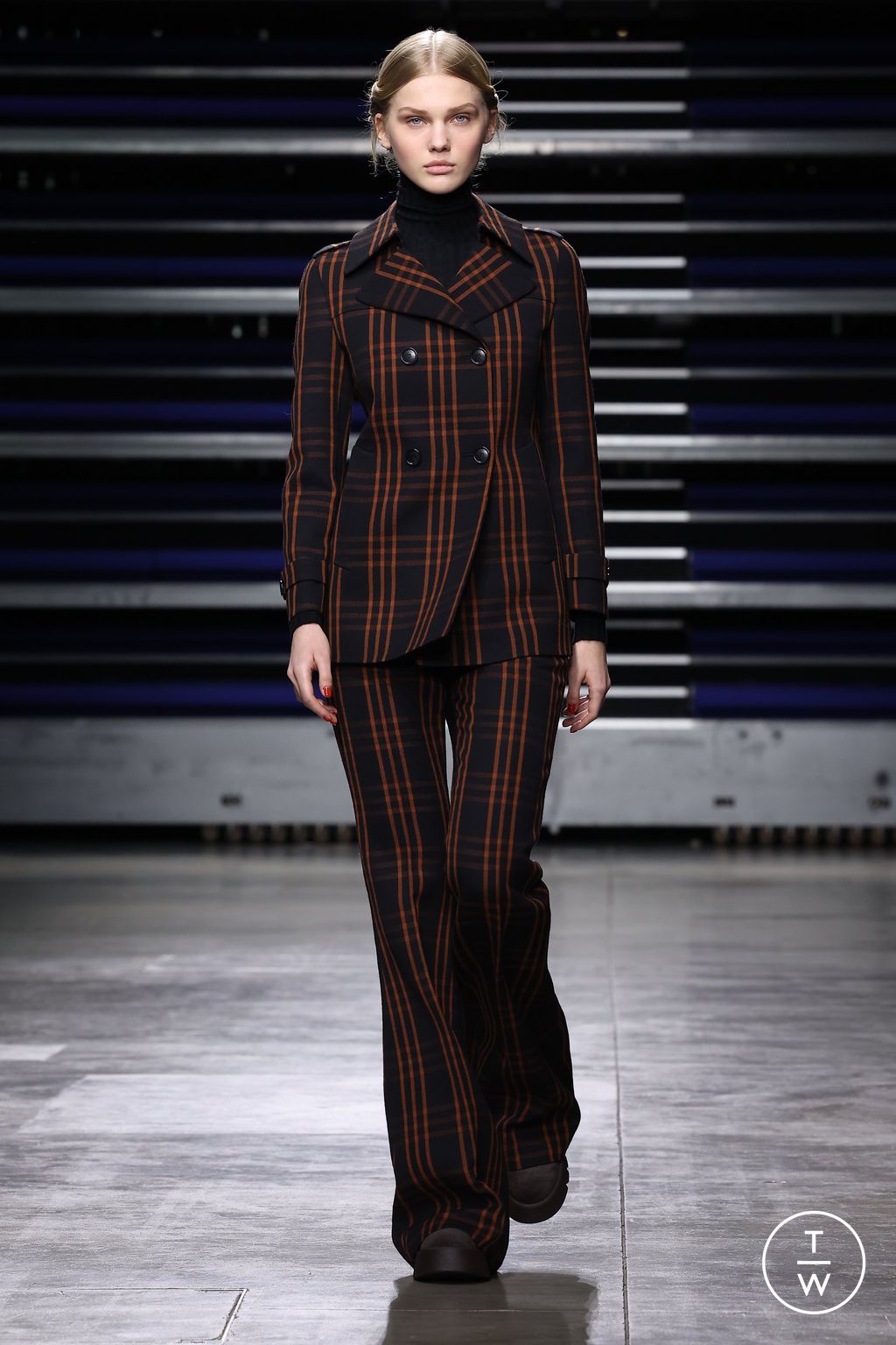 Fashion Week Paris Fall/Winter 2023 look 16 from the Akris collection 女装