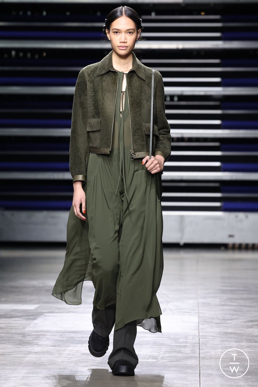 Fashion Week Paris Fall/Winter 2023 look 23 de la collection Akris womenswear