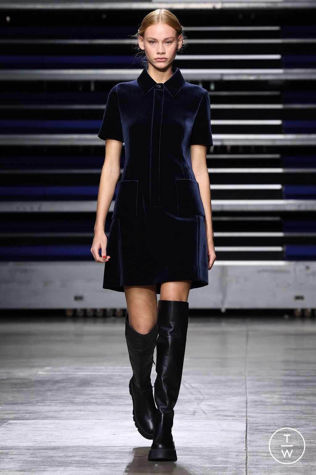 Fashion Week Paris Fall/Winter 2023 look 39 de la collection Akris womenswear