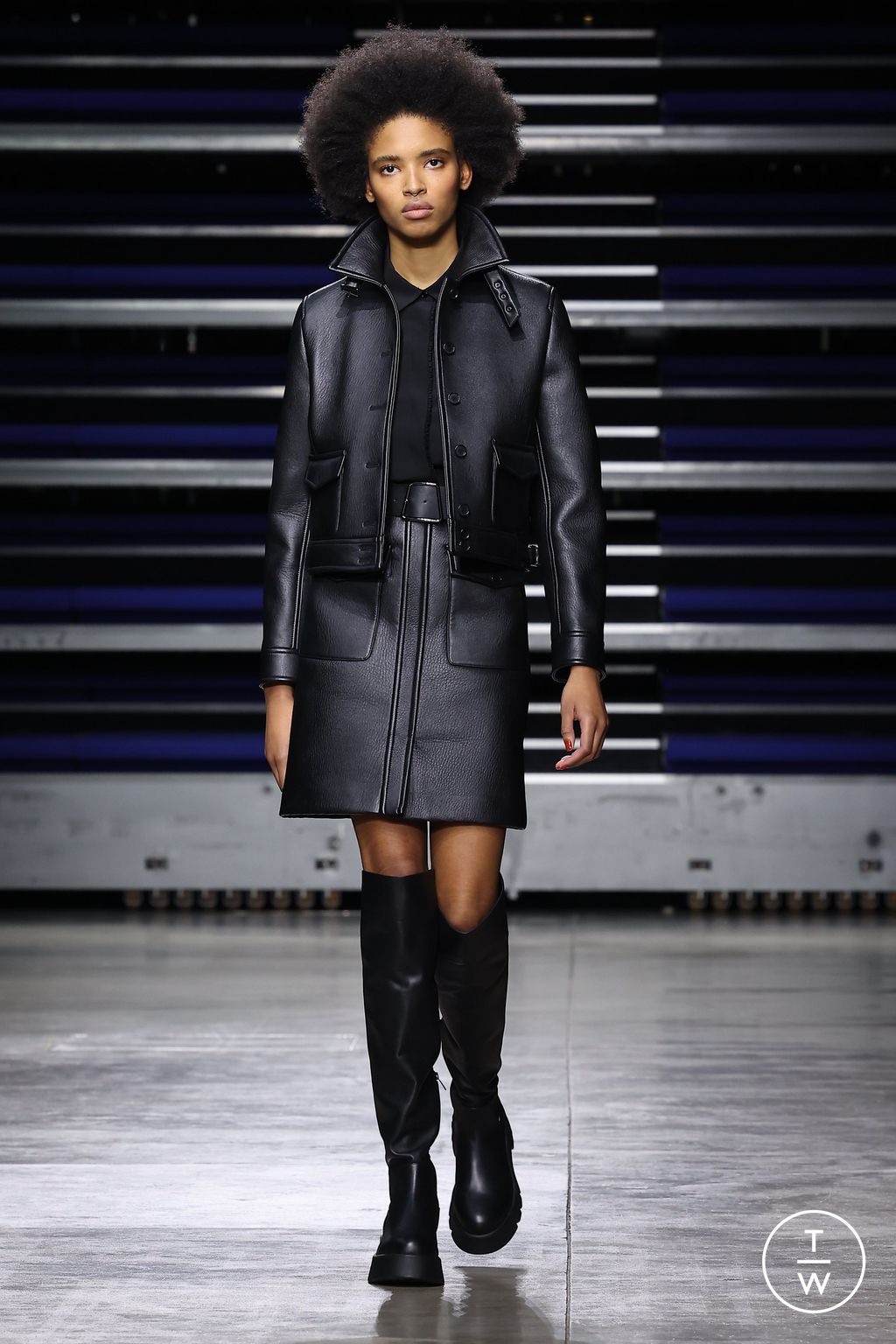 Fashion Week Paris Fall/Winter 2023 look 41 from the Akris collection 女装
