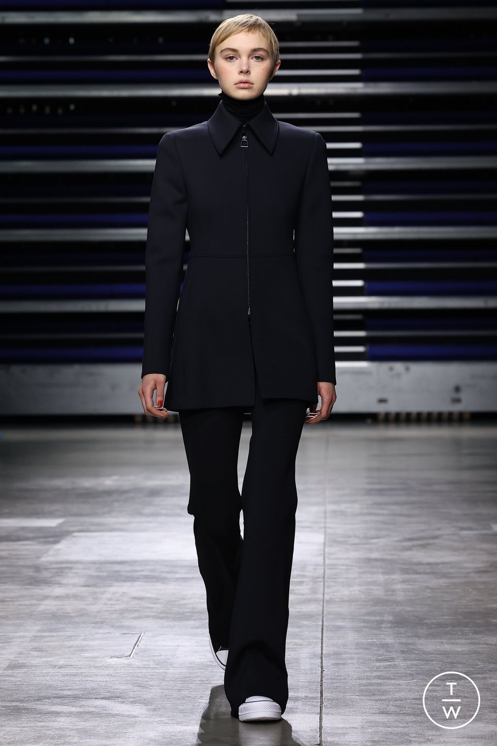 Fashion Week Paris Fall/Winter 2023 look 43 from the Akris collection 女装