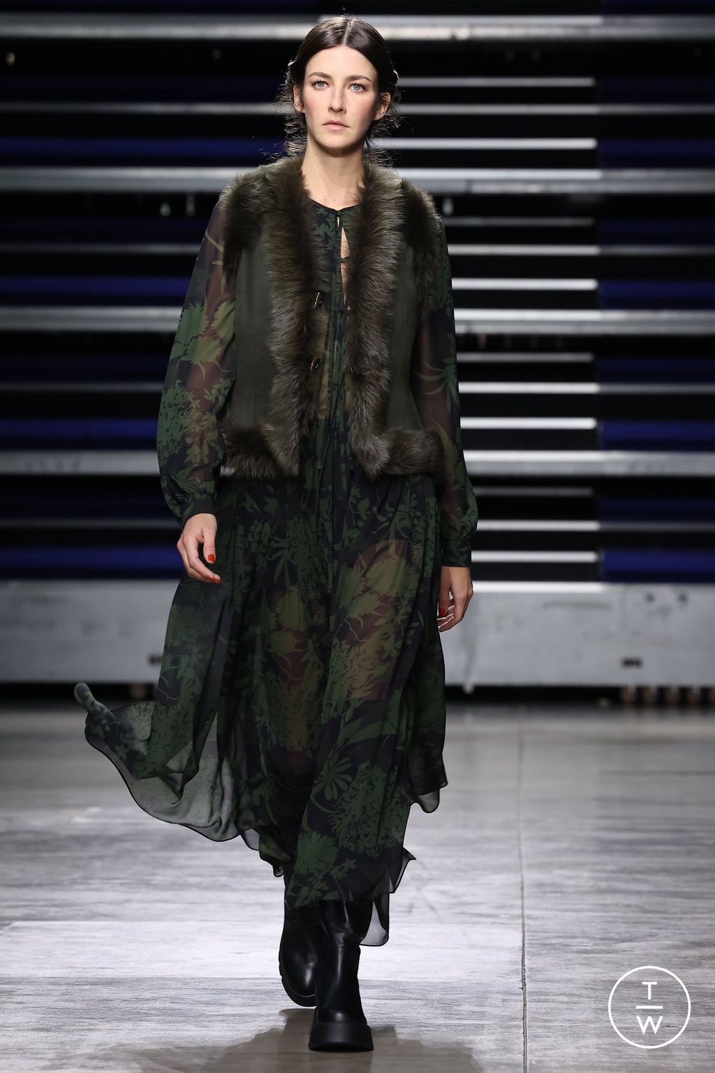 Fashion Week Paris Fall/Winter 2023 look 52 from the Akris collection 女装