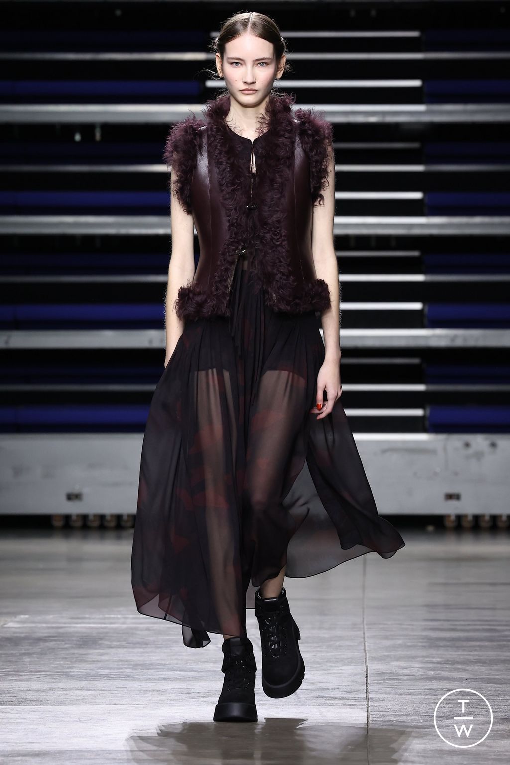 Fashion Week Paris Fall/Winter 2023 look 56 from the Akris collection 女装