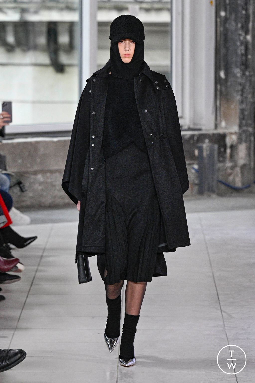 Fashion Week Paris Fall/Winter 2024 look 1 de la collection Akris womenswear