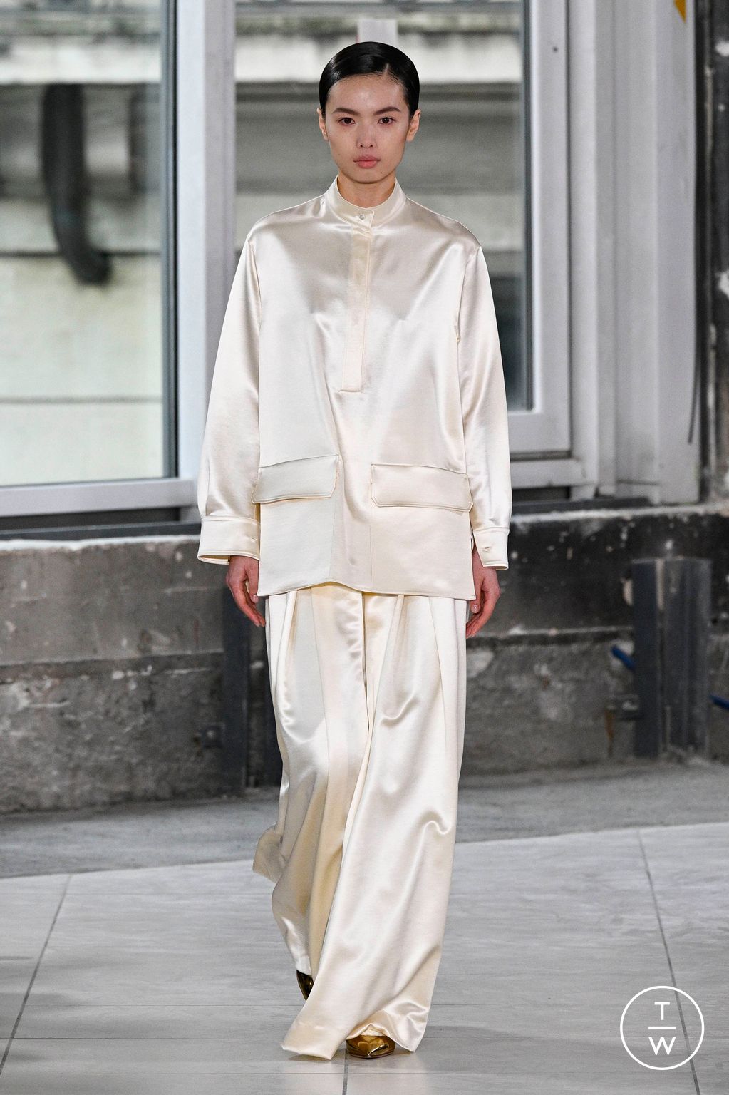 Fashion Week Paris Fall/Winter 2024 look 4 de la collection Akris womenswear