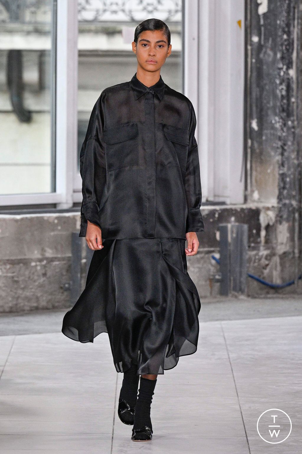 Fashion Week Paris Fall/Winter 2024 look 6 from the Akris collection 女装