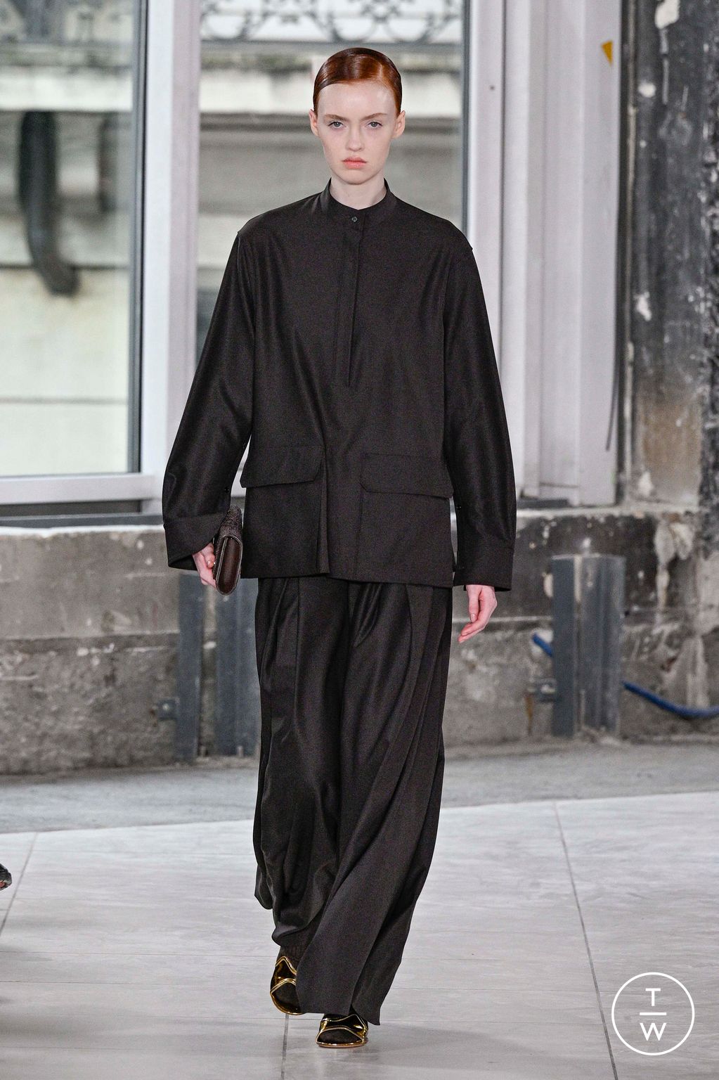 Fashion Week Paris Fall/Winter 2024 look 17 from the Akris collection 女装