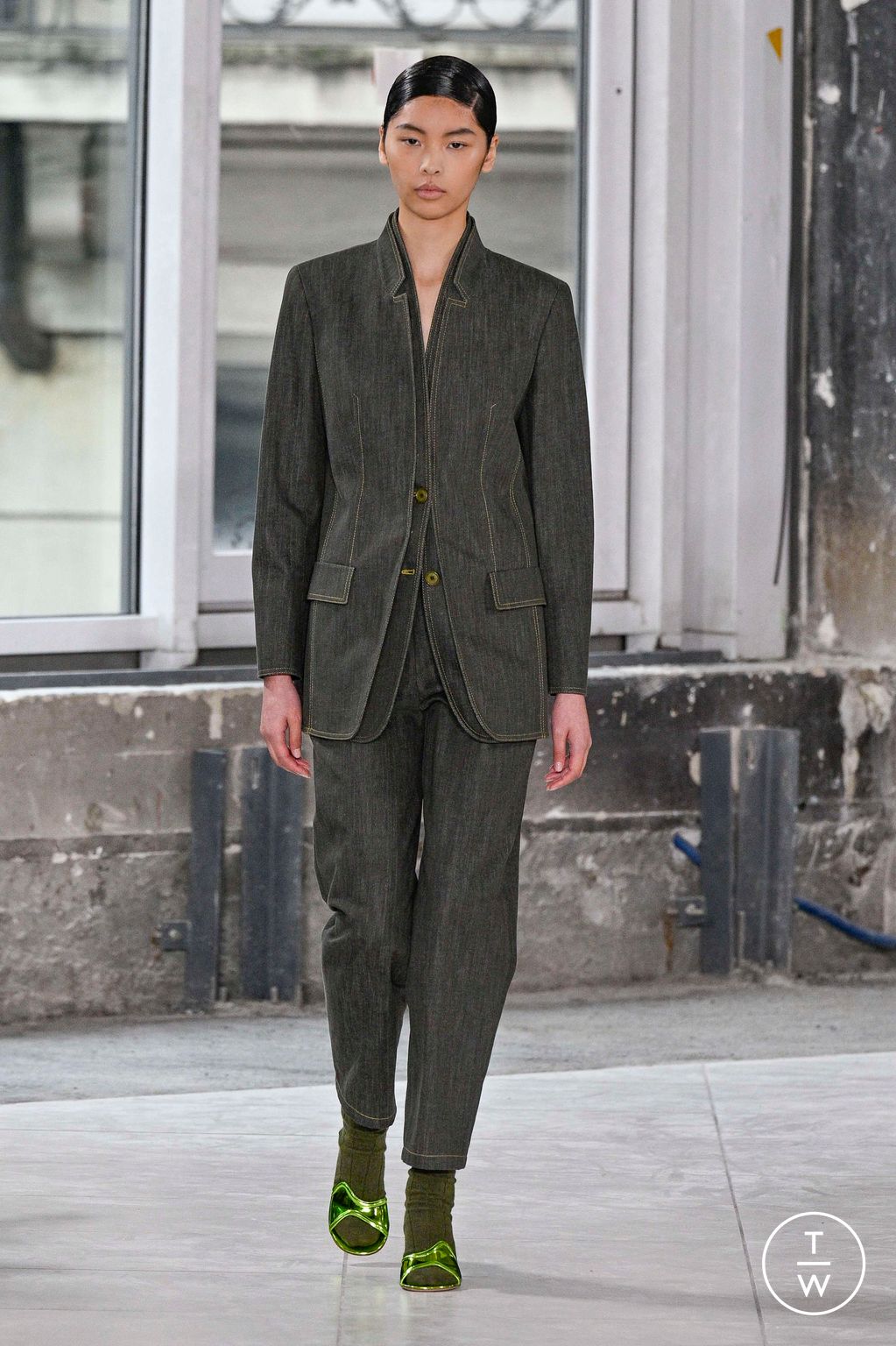 Fashion Week Paris Fall/Winter 2024 look 21 from the Akris collection womenswear