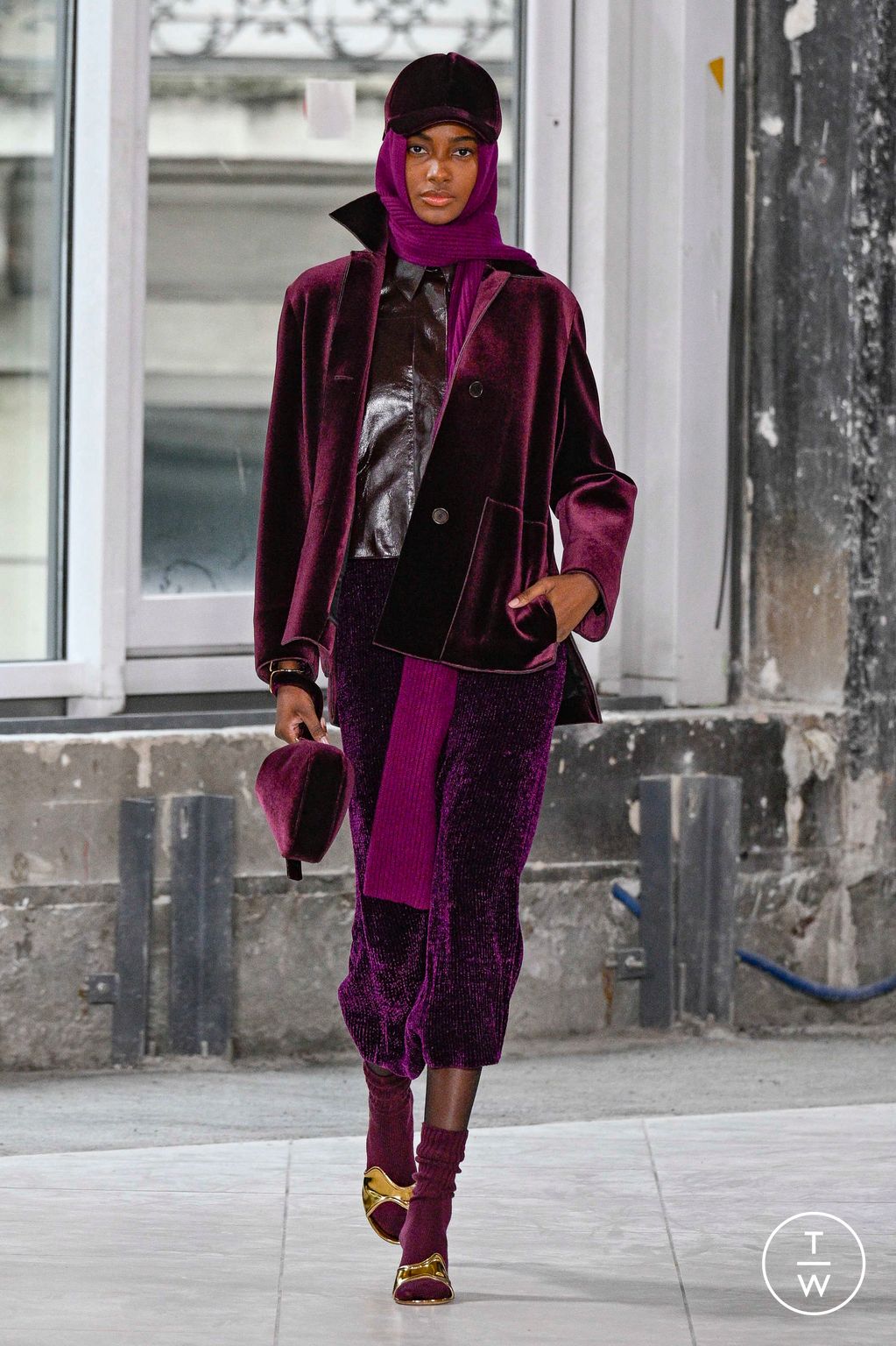 Fashion Week Paris Fall/Winter 2024 look 25 de la collection Akris womenswear