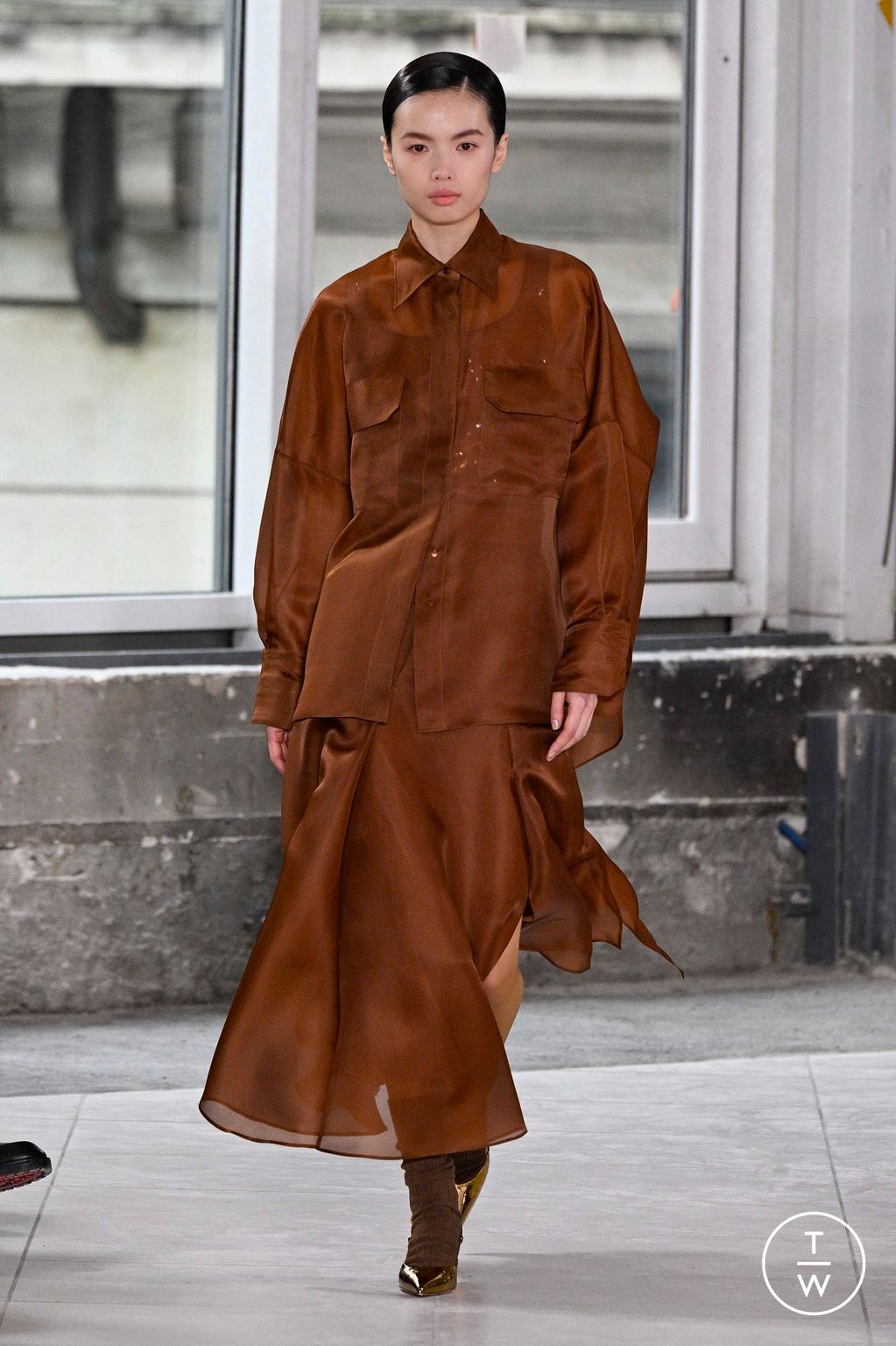 Fashion Week Paris Fall/Winter 2024 look 33 from the Akris collection womenswear