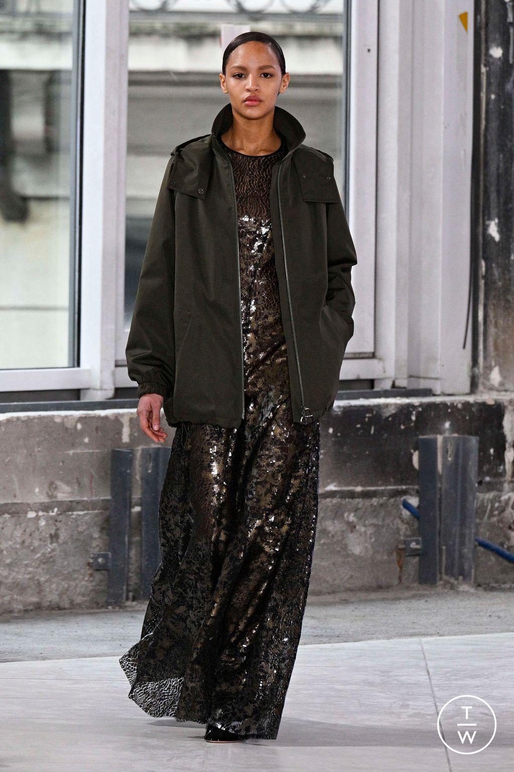 Fashion Week Paris Fall/Winter 2024 look 37 de la collection Akris womenswear