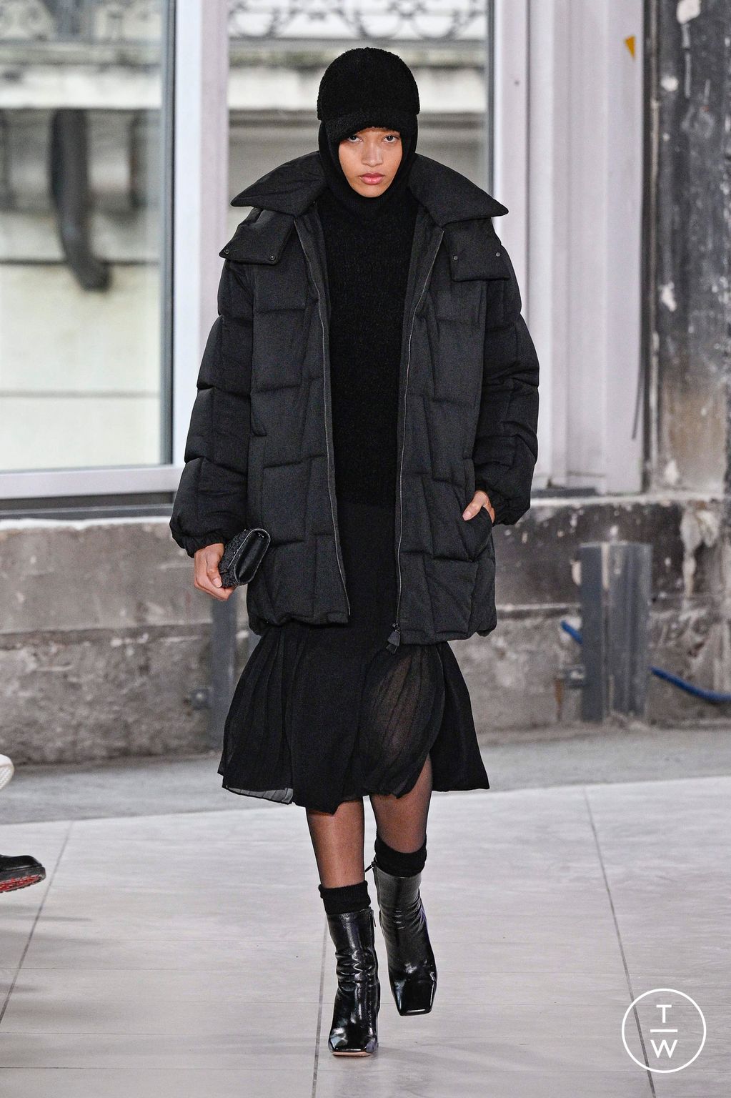Fashion Week Paris Fall/Winter 2024 look 43 from the Akris collection womenswear