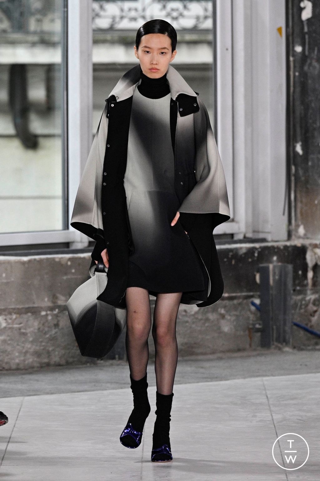 Fashion Week Paris Fall/Winter 2024 look 56 from the Akris collection 女装