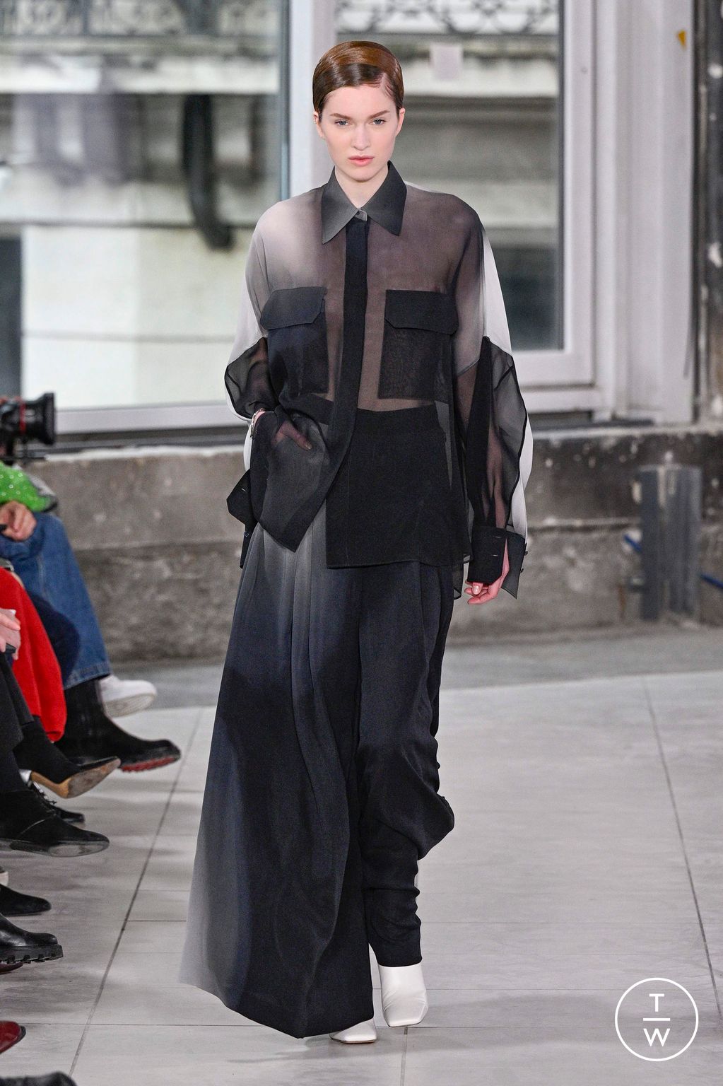 Fashion Week Paris Fall/Winter 2024 look 57 from the Akris collection 女装