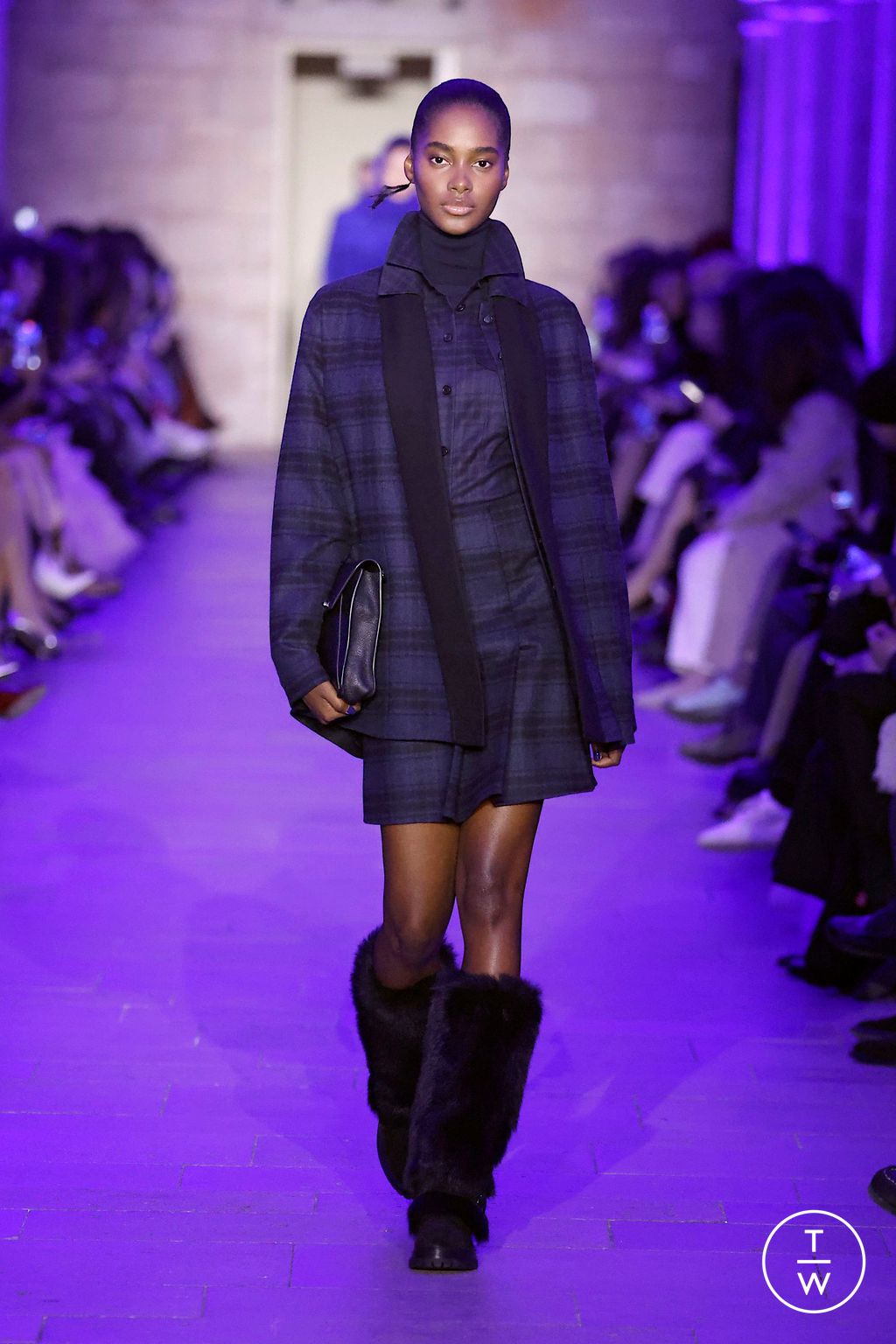 Fashion Week Paris Fall/Winter 2025 look 14 de la collection Akris womenswear