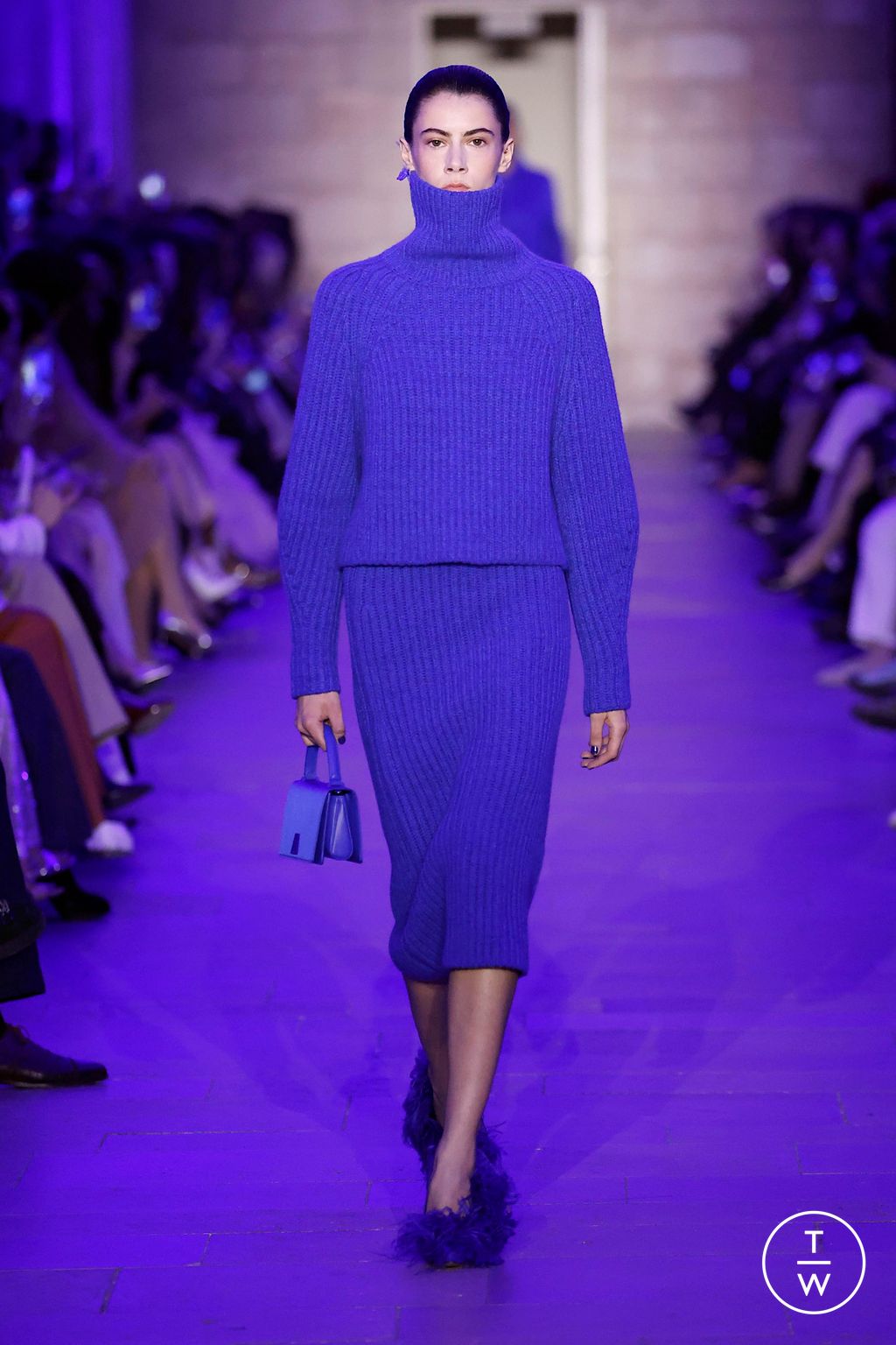 Fashion Week Paris Fall/Winter 2025 look 16 from the Akris collection 女装