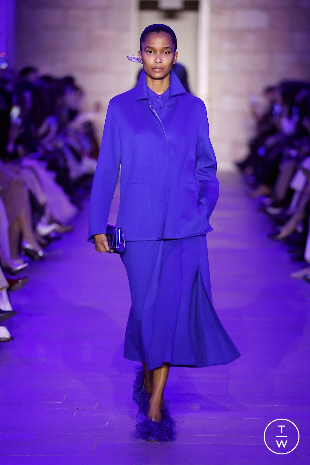 Fashion Week Paris Fall/Winter 2025 look 17 de la collection Akris womenswear