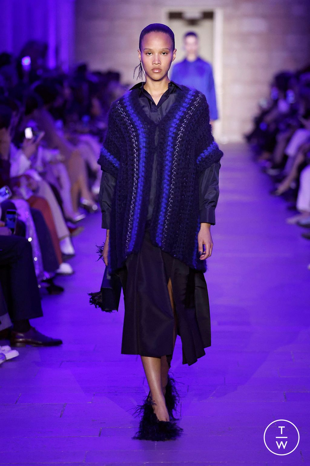 Fashion Week Paris Fall/Winter 2025 look 18 de la collection Akris womenswear