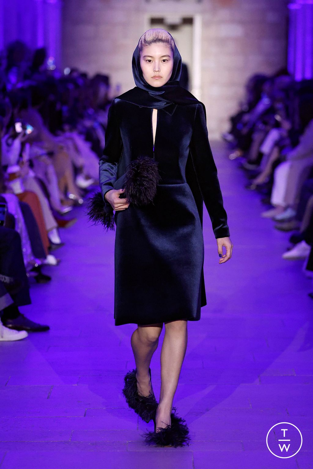 Fashion Week Paris Fall/Winter 2025 look 22 de la collection Akris womenswear