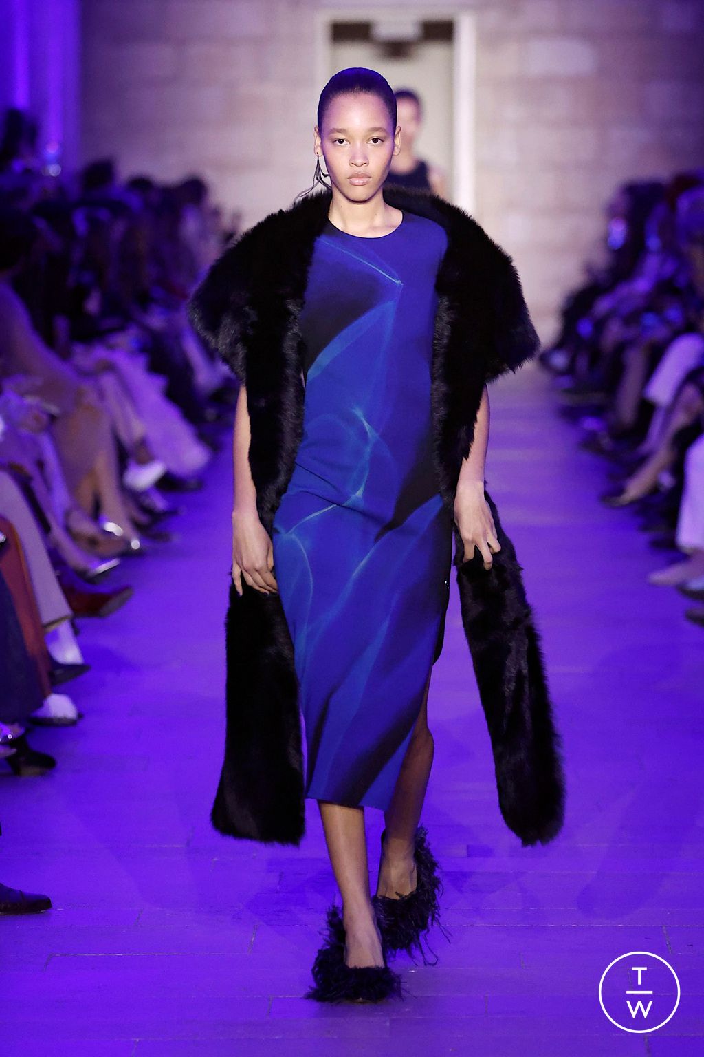 Fashion Week Paris Fall/Winter 2025 look 30 de la collection Akris womenswear