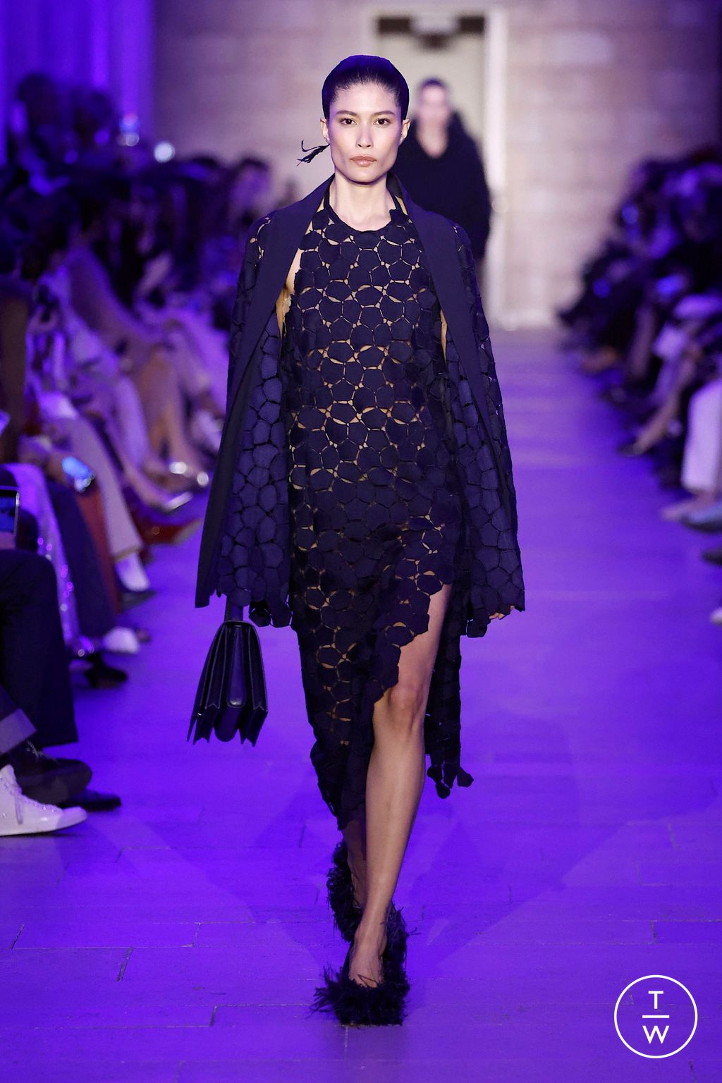 Fashion Week Paris Fall/Winter 2025 look 35 de la collection Akris womenswear