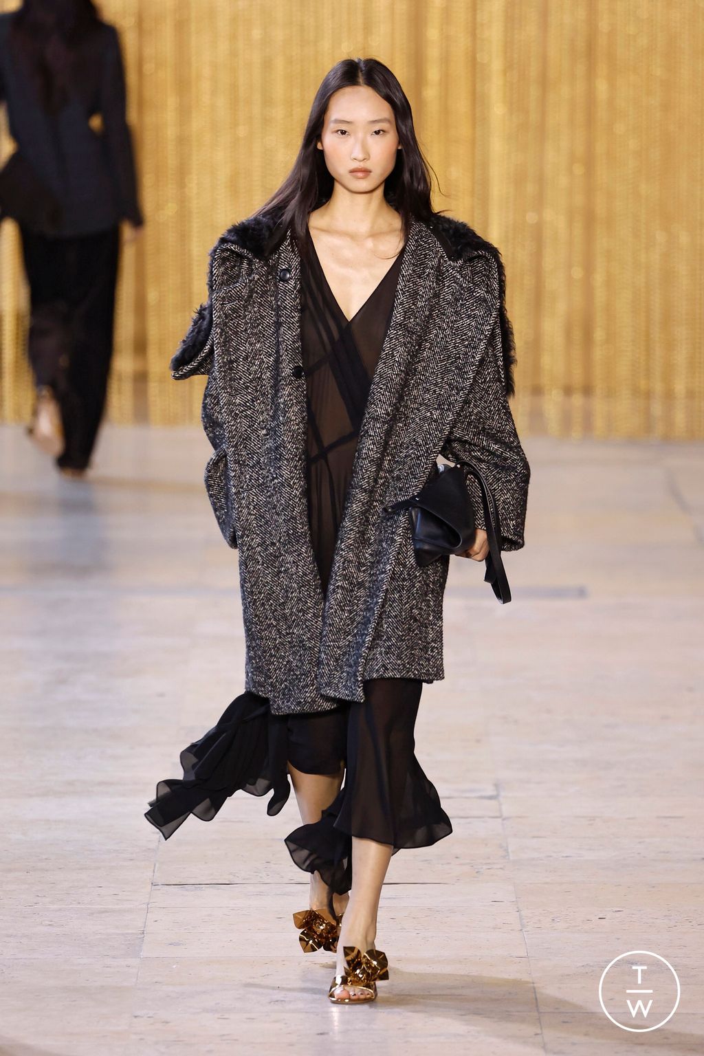 Fashion Week Paris Fall/Winter 2026 look 20 from the Akris collection womenswear