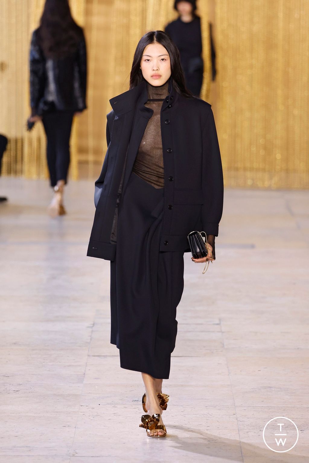 Fashion Week Paris Fall/Winter 2026 look 25 from the Akris collection womenswear