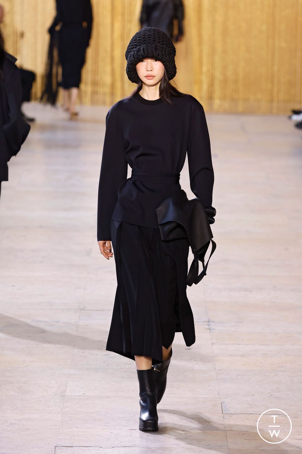 Fashion Week Paris Fall/Winter 2026 look 26 from the Akris collection 女装