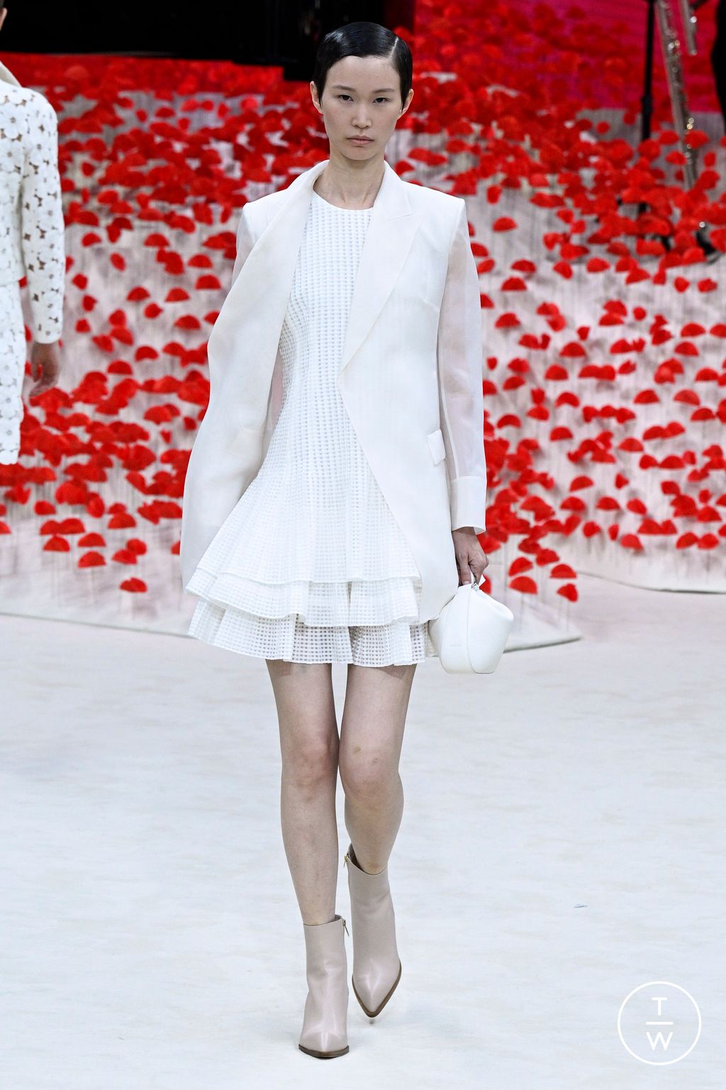 Fashion Week Paris Spring/Summer 2024 look 10 from the Akris collection 女装