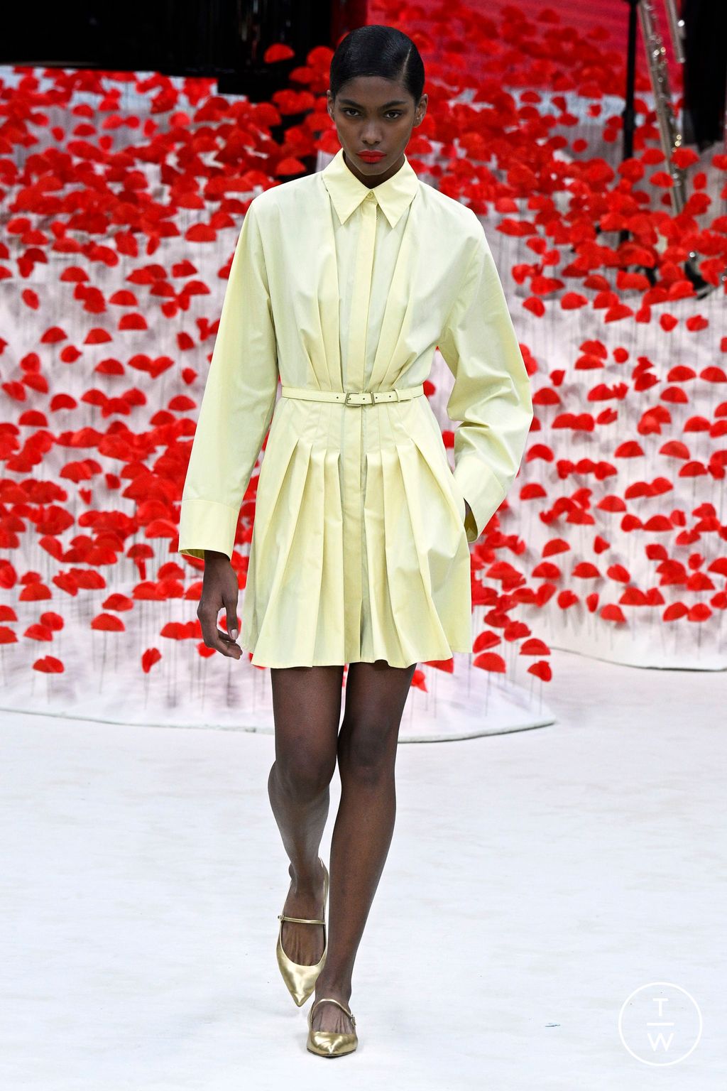 Fashion Week Paris Spring/Summer 2024 look 16 from the Akris collection 女装