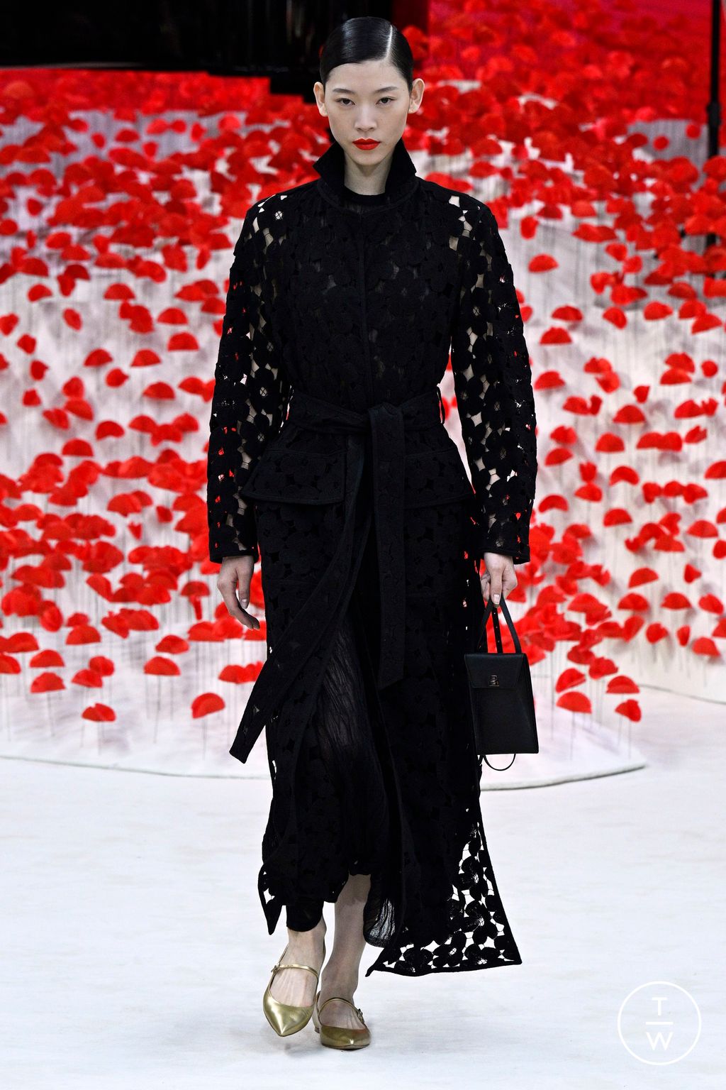 Fashion Week Paris Spring/Summer 2024 look 33 from the Akris collection 女装