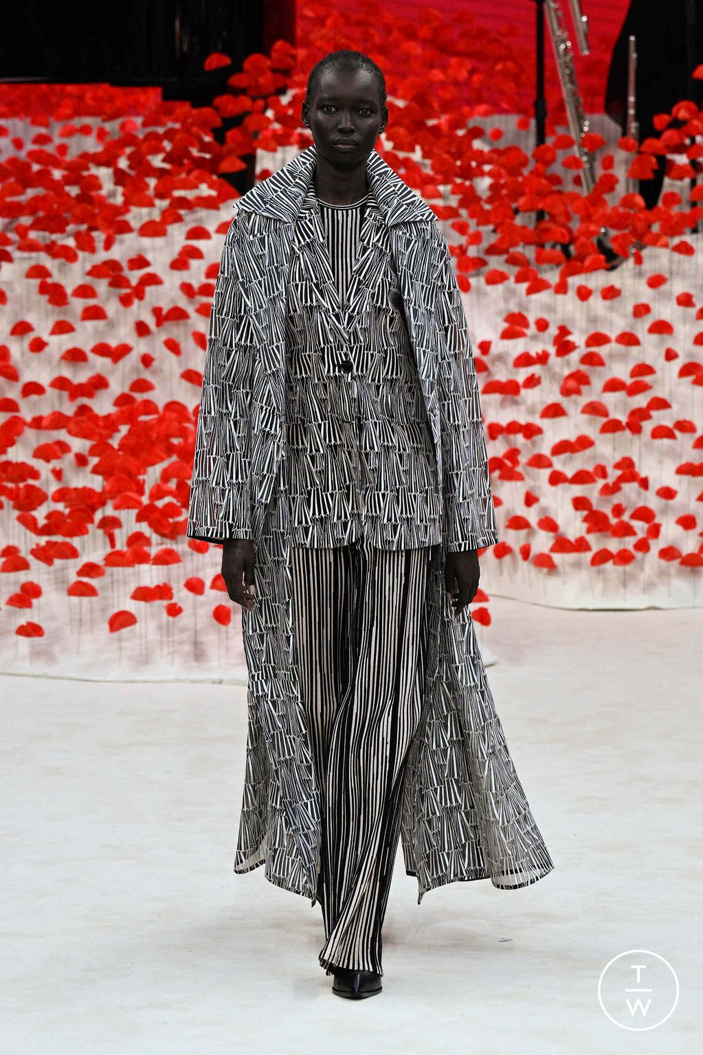 Fashion Week Paris Spring/Summer 2024 look 38 from the Akris collection 女装