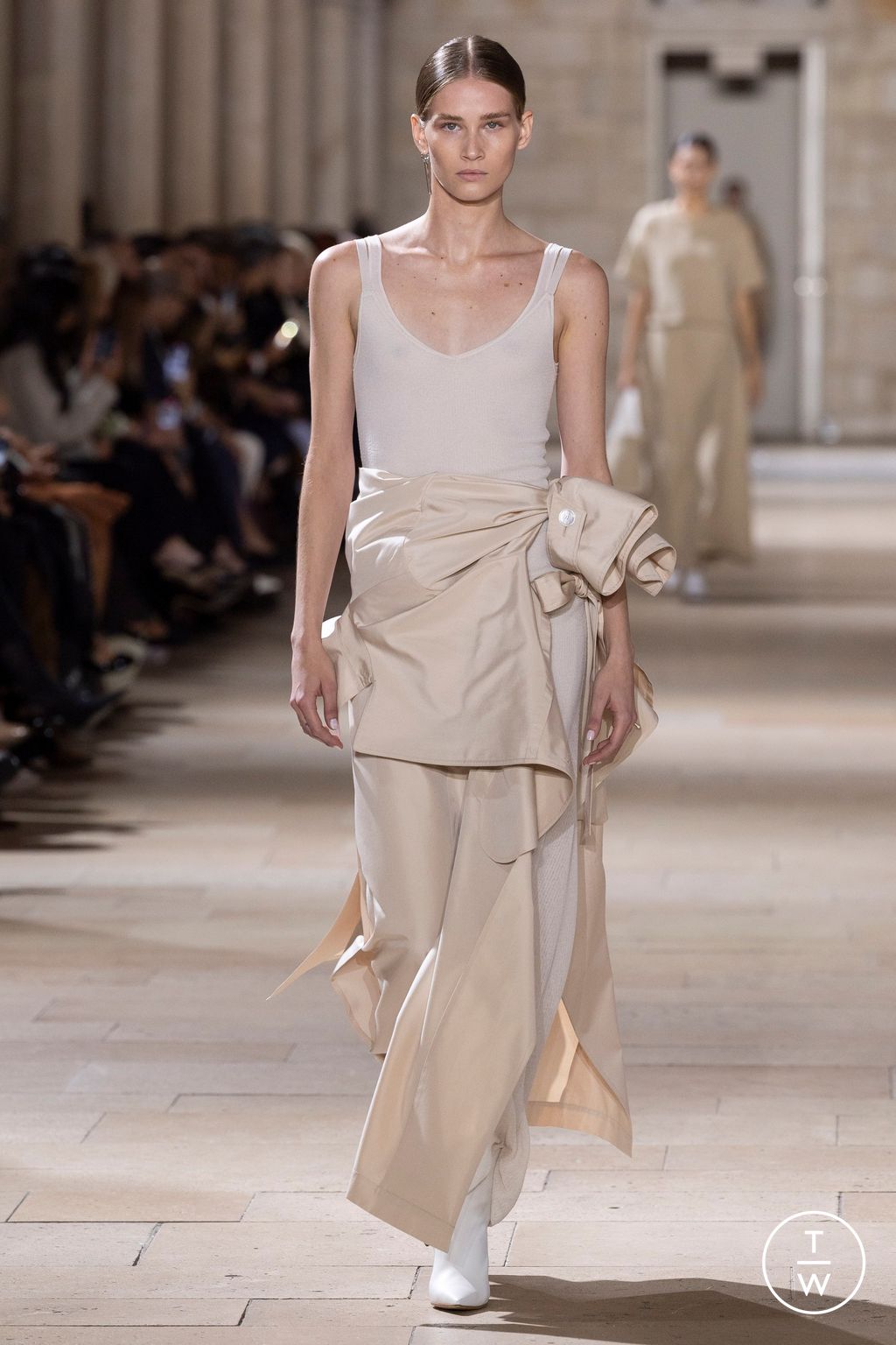 Fashion Week Paris Spring/Summer 2025 look 7 from the Akris collection womenswear