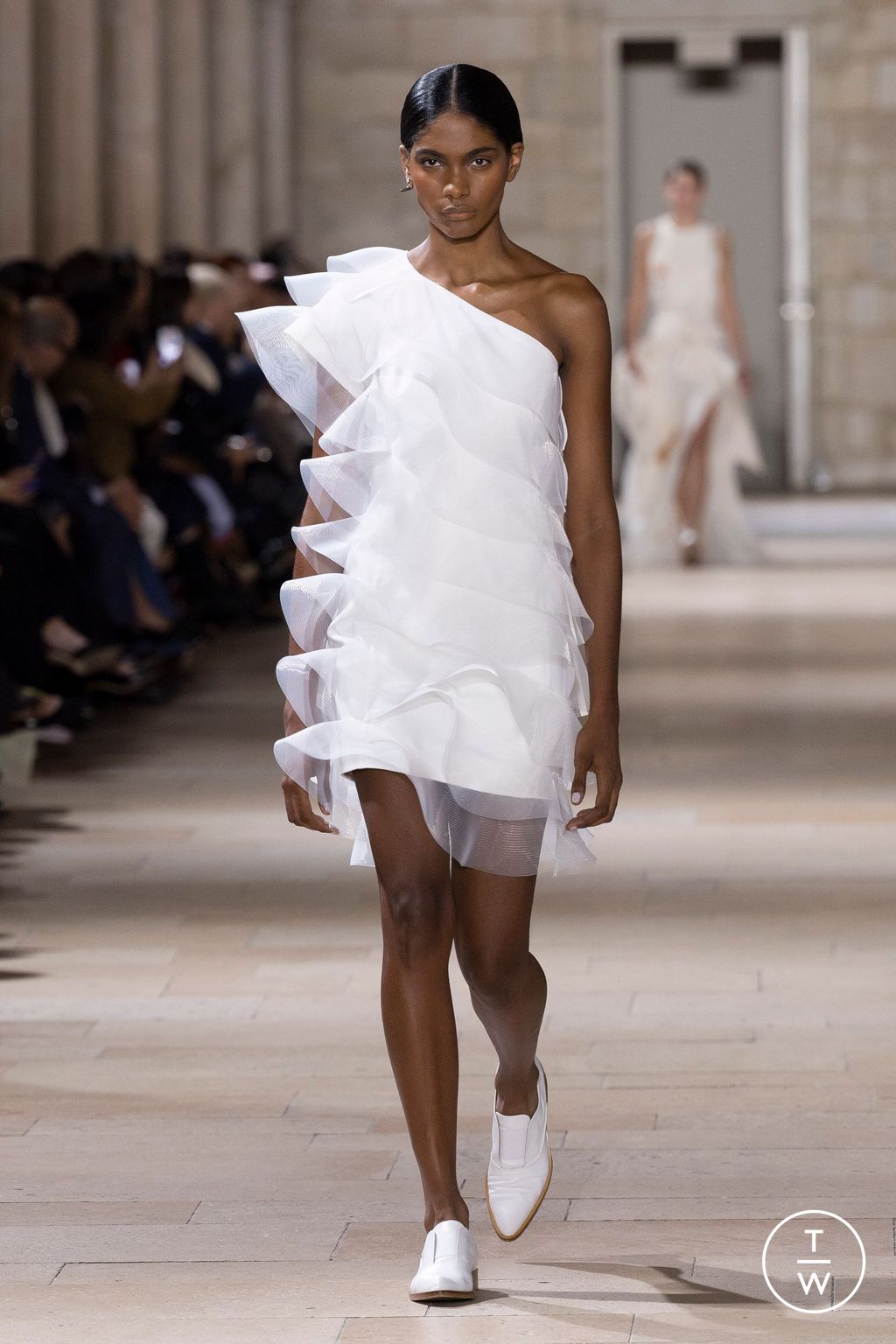 Fashion Week Paris Spring/Summer 2025 look 27 from the Akris collection womenswear