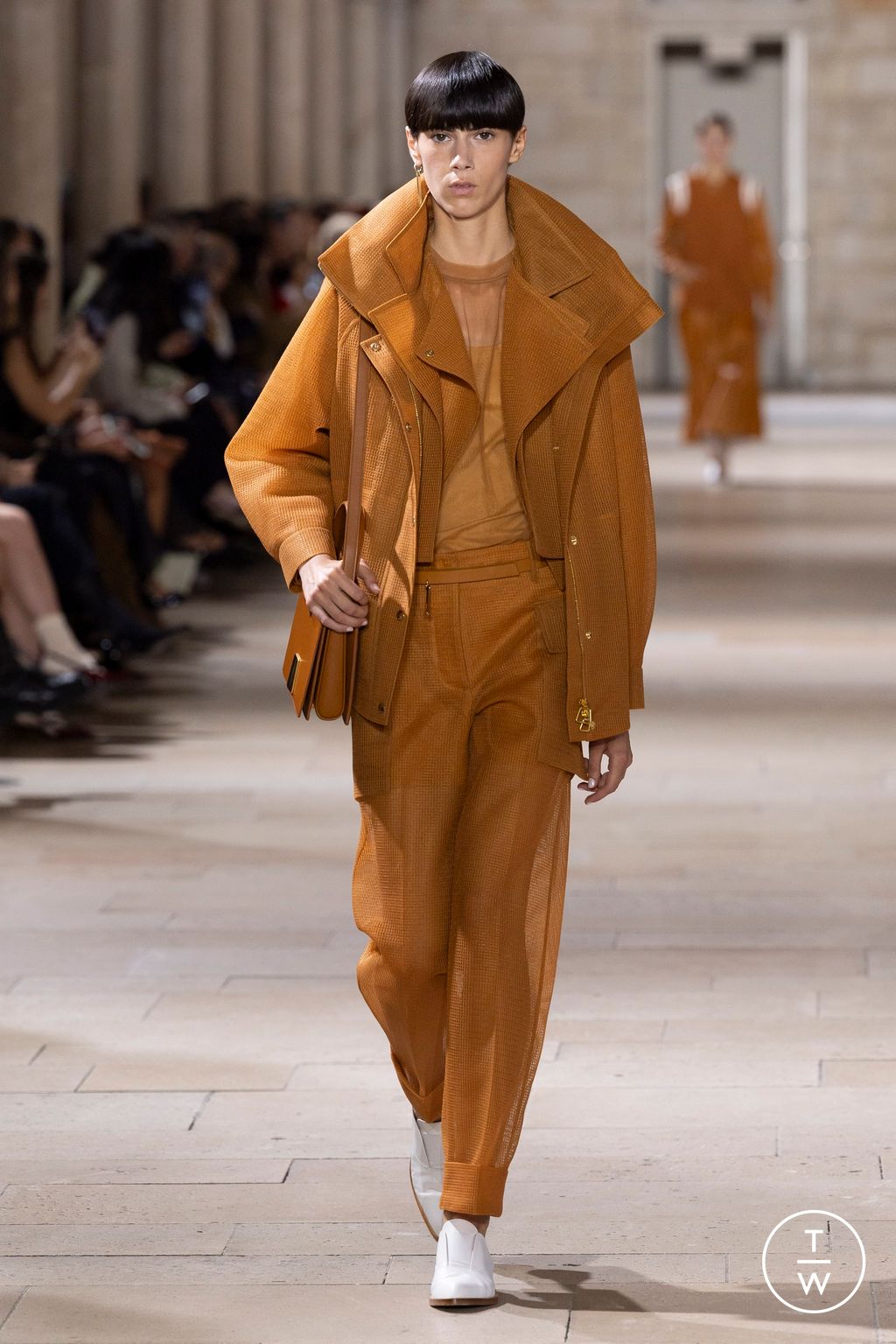 Fashion Week Paris Spring/Summer 2025 look 30 from the Akris collection 女装