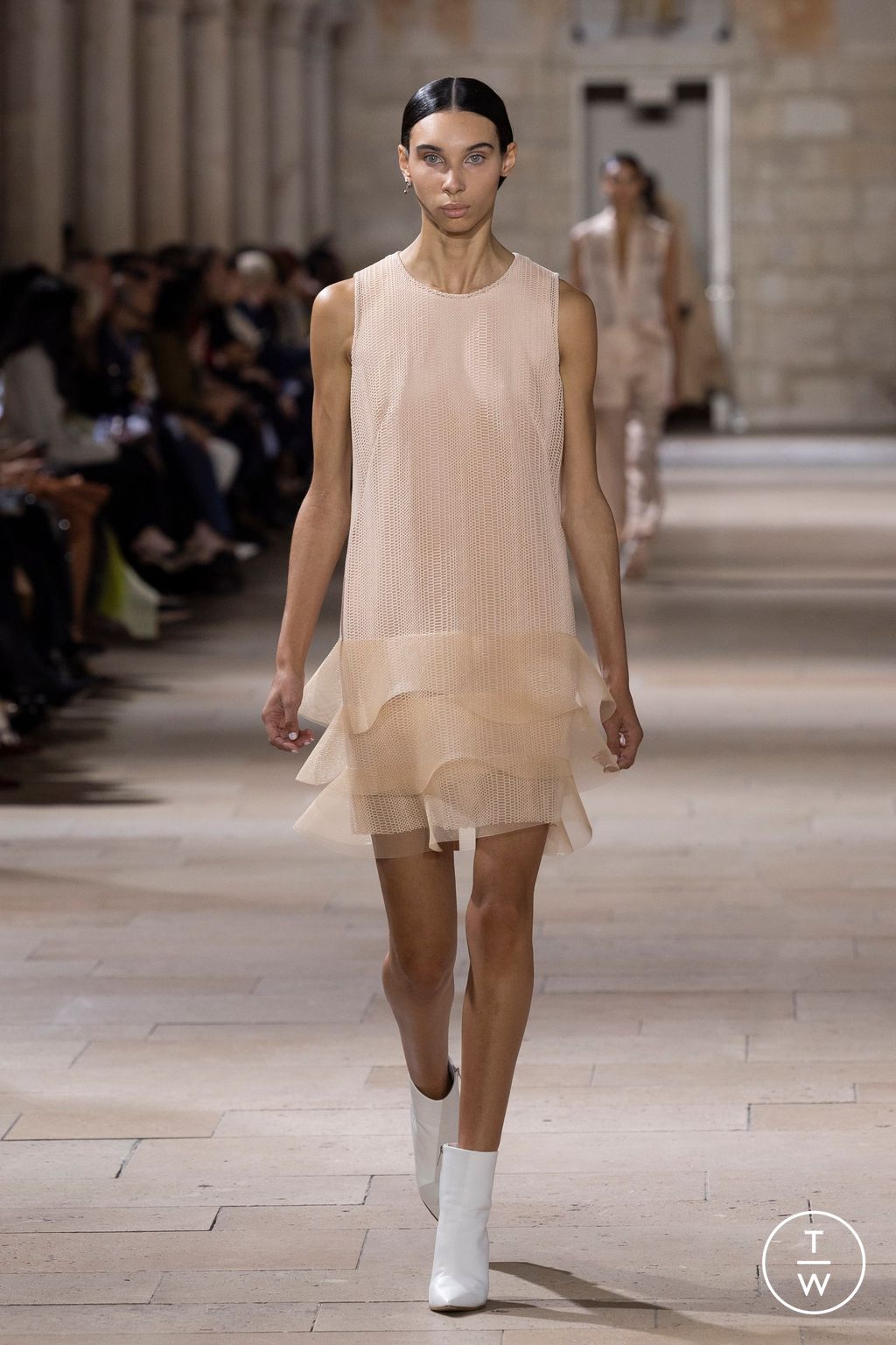 Fashion Week Paris Spring/Summer 2025 look 47 from the Akris collection womenswear