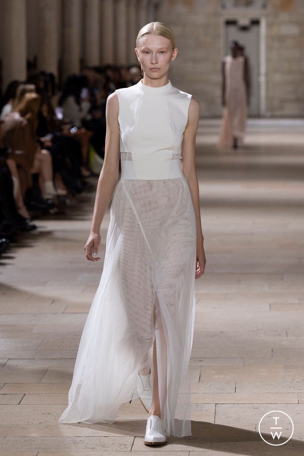 Fashion Week Paris Spring/Summer 2025 look 55 from the Akris collection womenswear